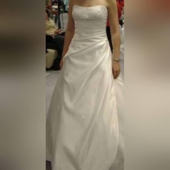 New! Tags!!! Alfred Angelo Cream Beaded Gown Size 8 - Picture 4 of 7